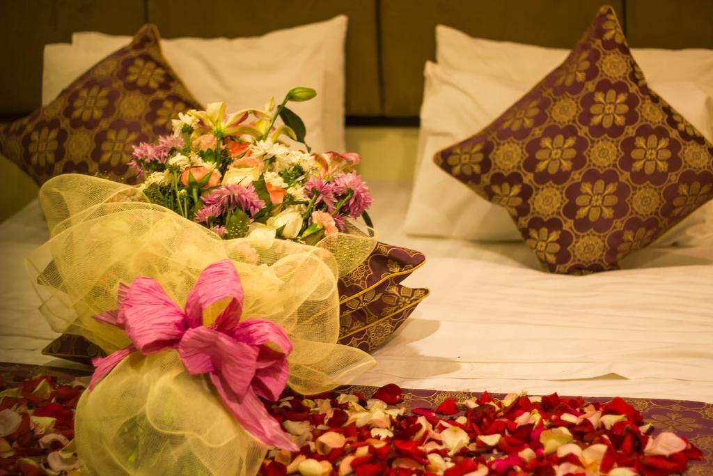 Al Makan Suites 101 By Al Azmy Ar Riyad Esterno foto
