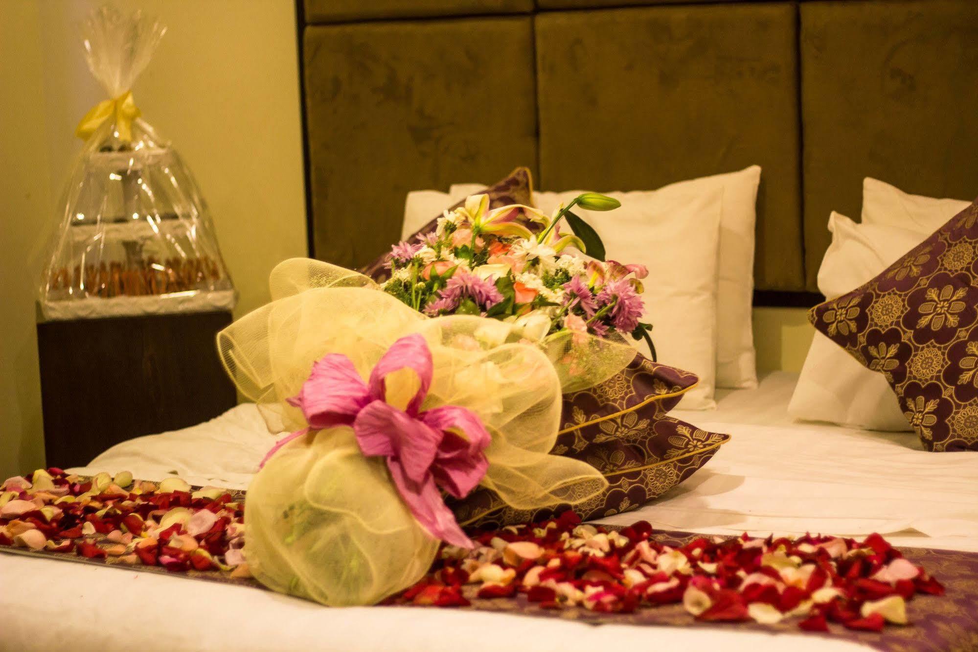 Al Makan Suites 101 By Al Azmy Ar Riyad Esterno foto